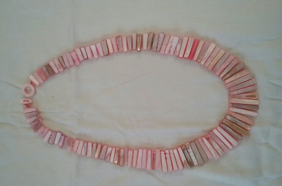 Pink Shell Necklace - Picture 1 of 3